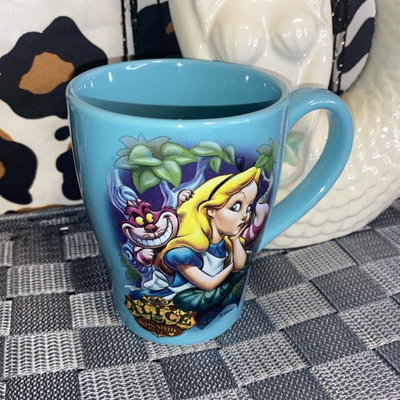 ALICE IN WONDERLAND WITH CHESIRE CAT VINTAGE DISNEY CERAMIC MUG - Picture 4 of 8